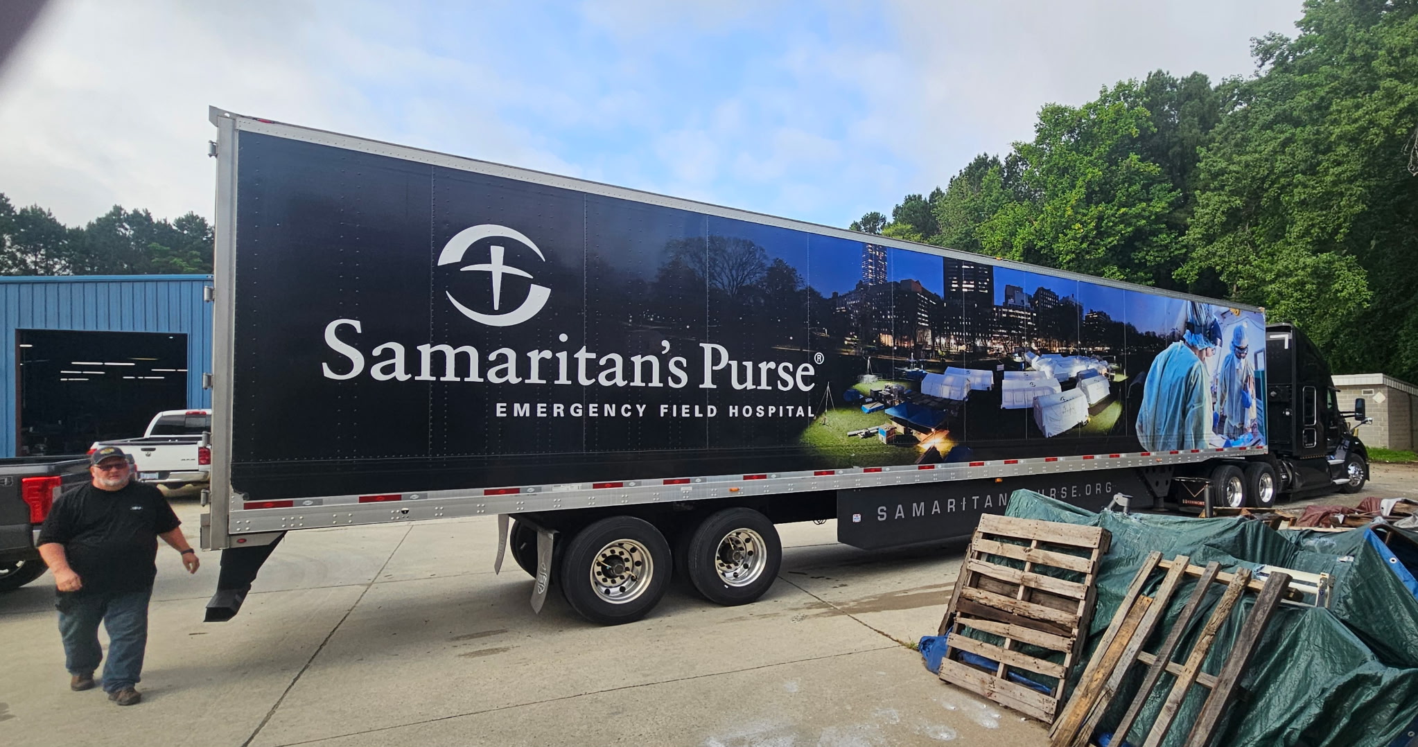 Picture of truck from Samaritan's Purse being unloaded